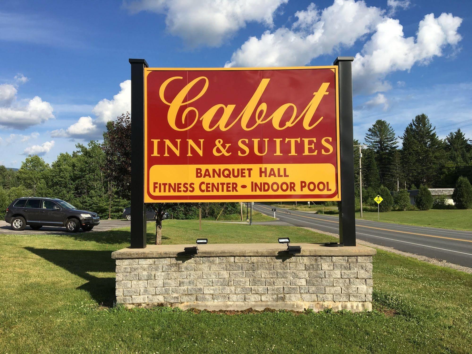 Cabot Inn & Suites Lancaster Bagian luar foto